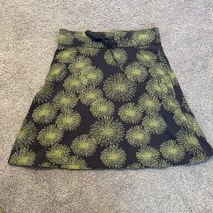 Alpine design gray sunflower skirt size small